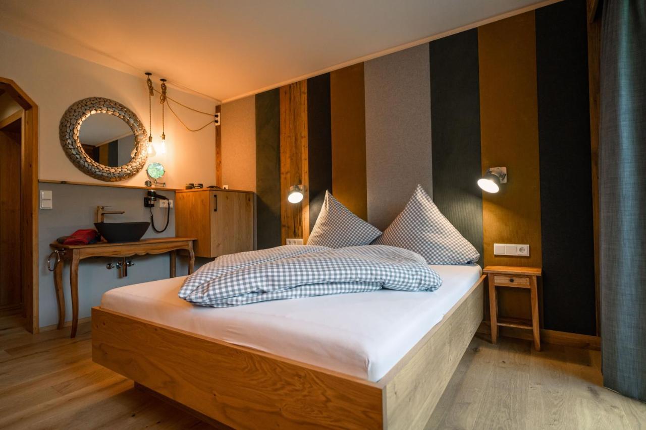 Hotel Landhaus Tirolerherz Санкт Улрих ам Пилерзее Екстериор снимка