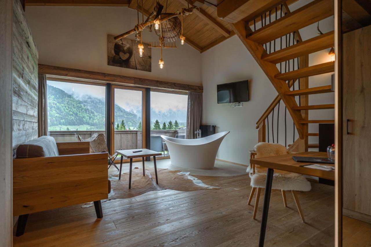 Hotel Landhaus Tirolerherz Санкт Улрих ам Пилерзее Екстериор снимка