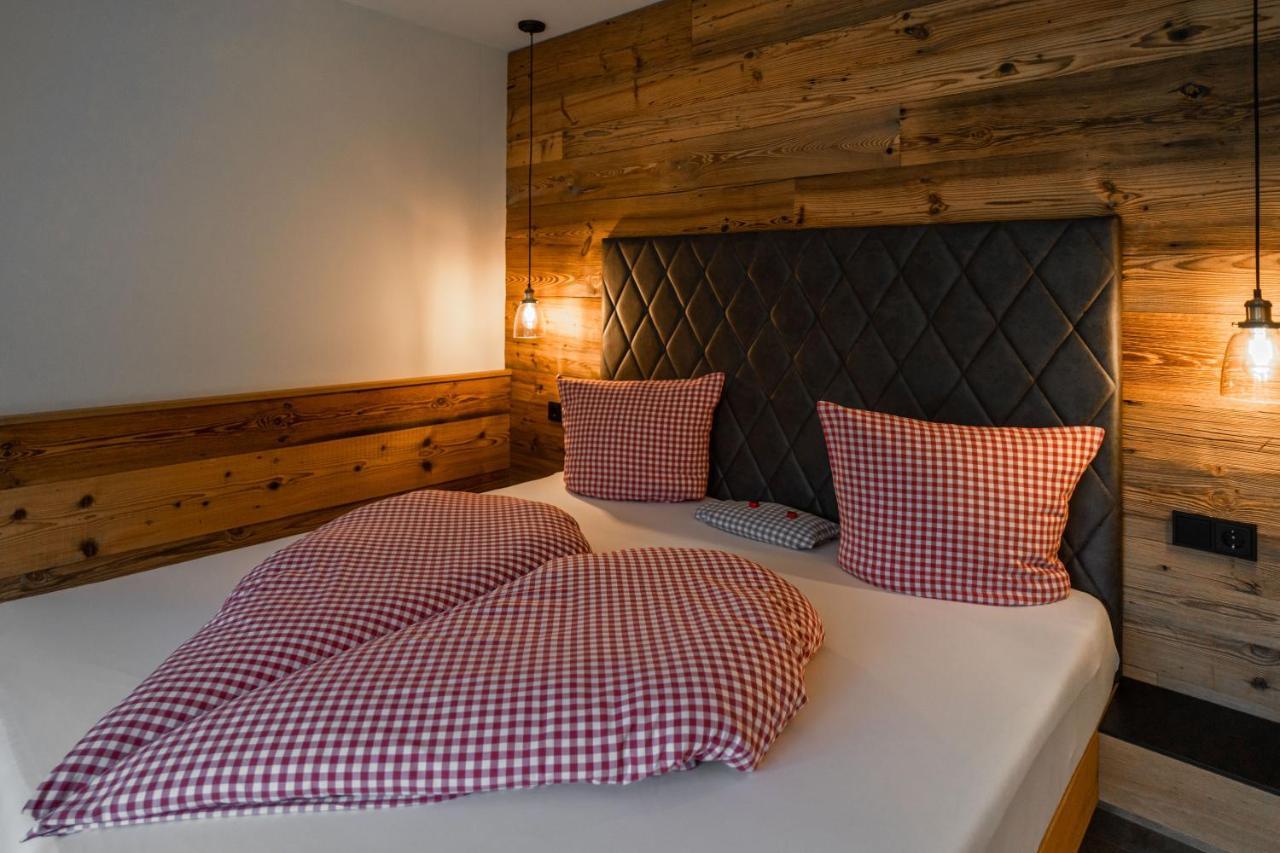 Hotel Landhaus Tirolerherz Санкт Улрих ам Пилерзее Екстериор снимка
