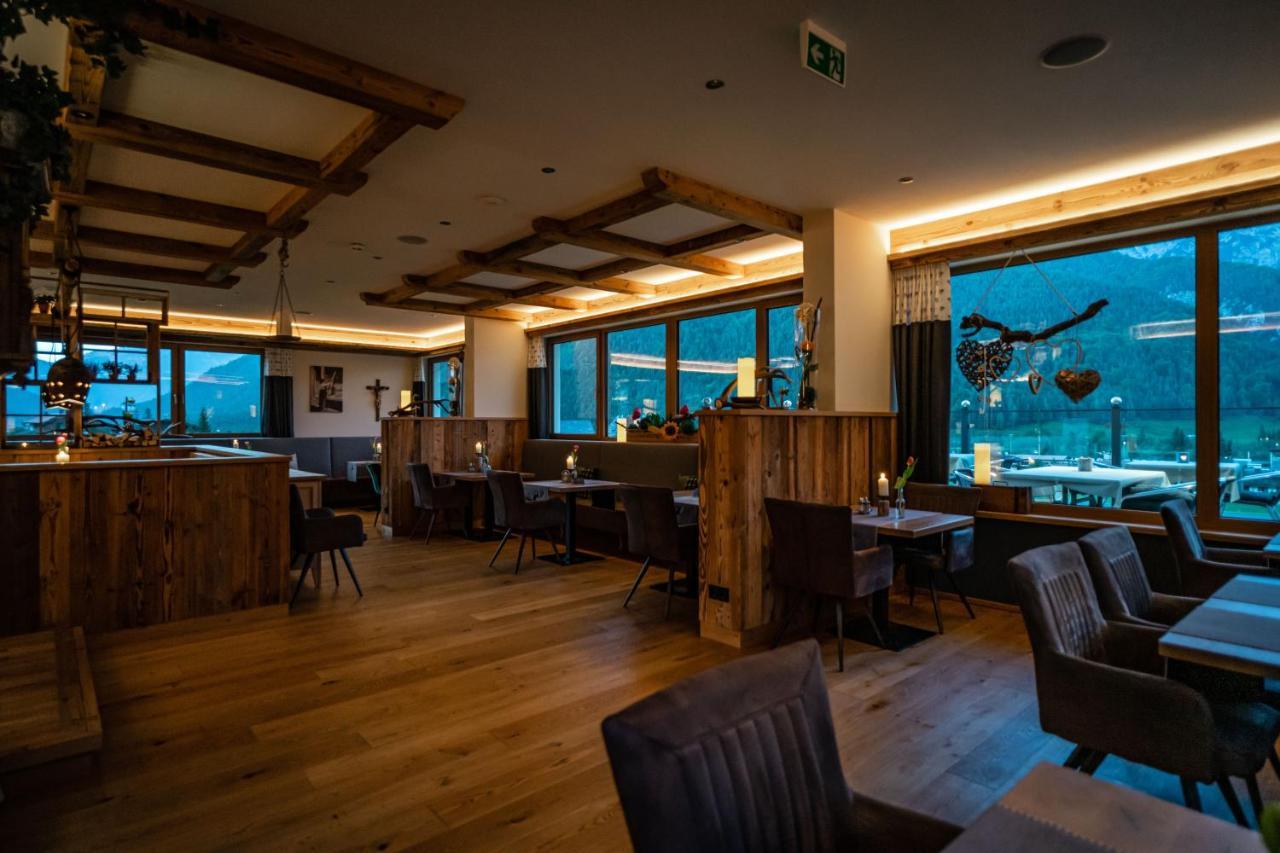Hotel Landhaus Tirolerherz Санкт Улрих ам Пилерзее Екстериор снимка
