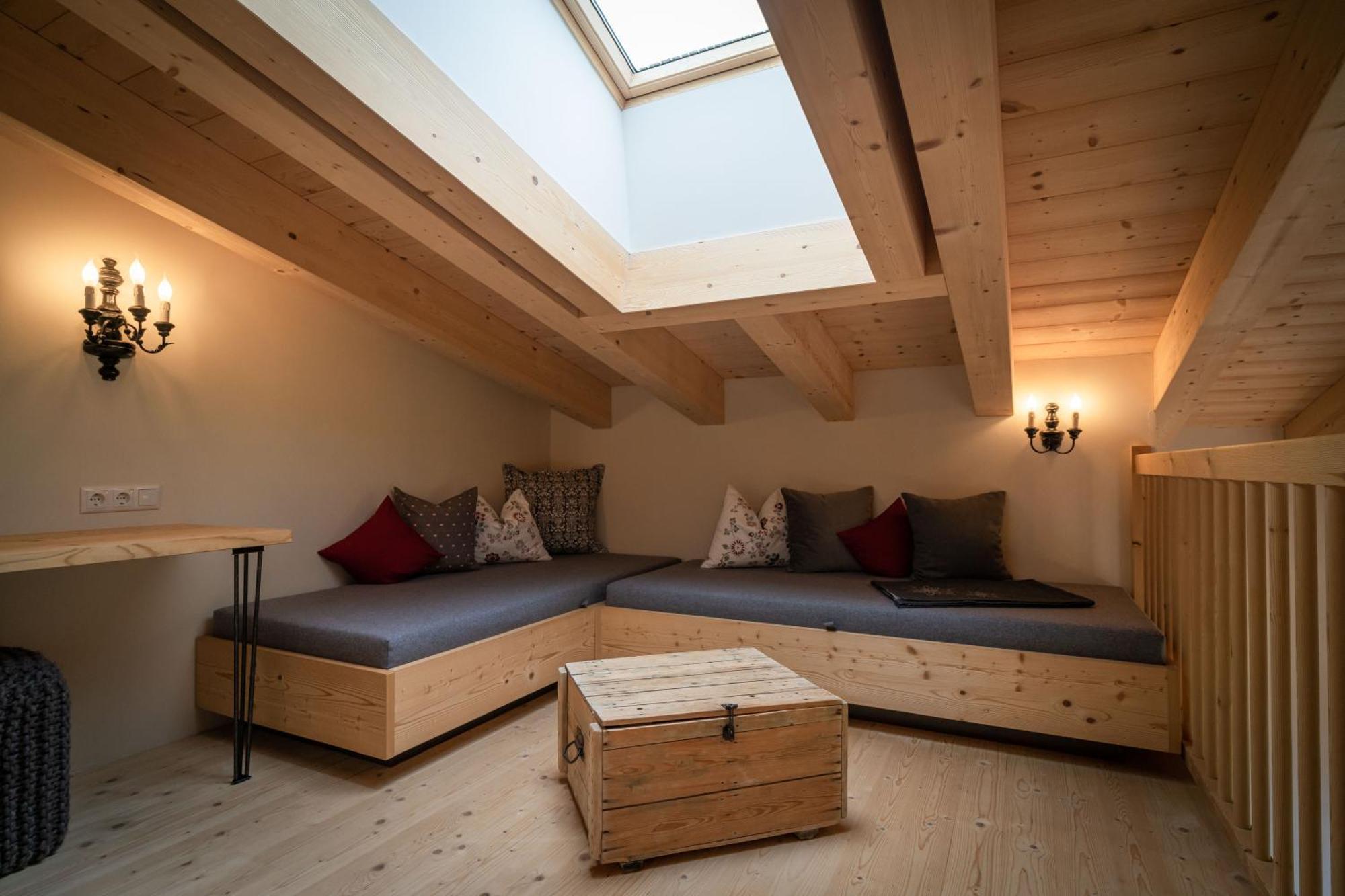 Hotel Landhaus Tirolerherz Санкт Улрих ам Пилерзее Стая снимка